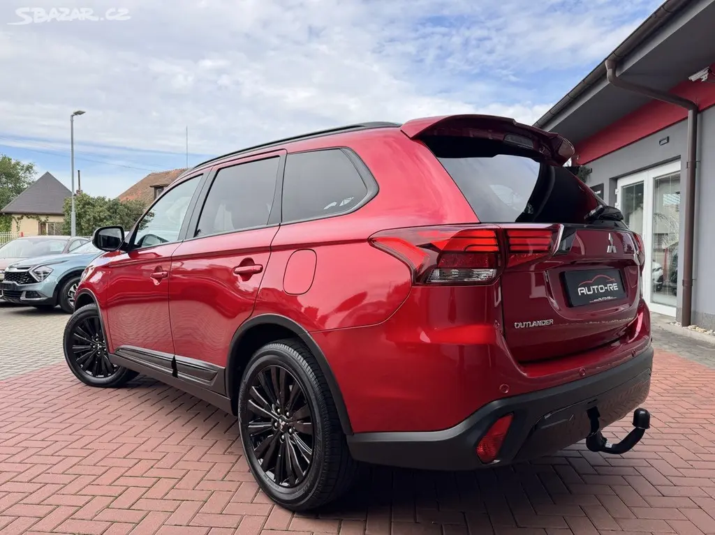 Mitsubishi Outlander, 2.0i Automat SpiritPlus LED - fotka 3