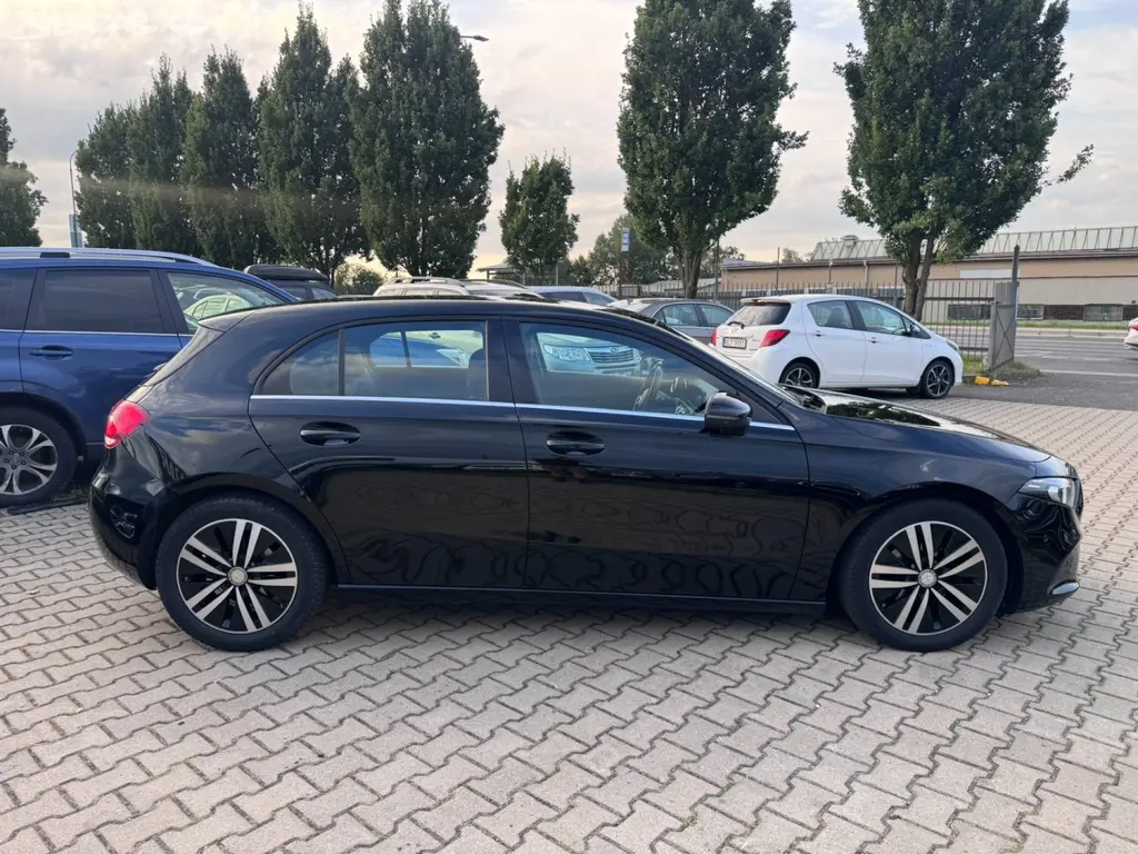Mercedes-Benz Třídy A, 180D 1,5 85 KW AUTOMAT SPORTB. - fotka 6