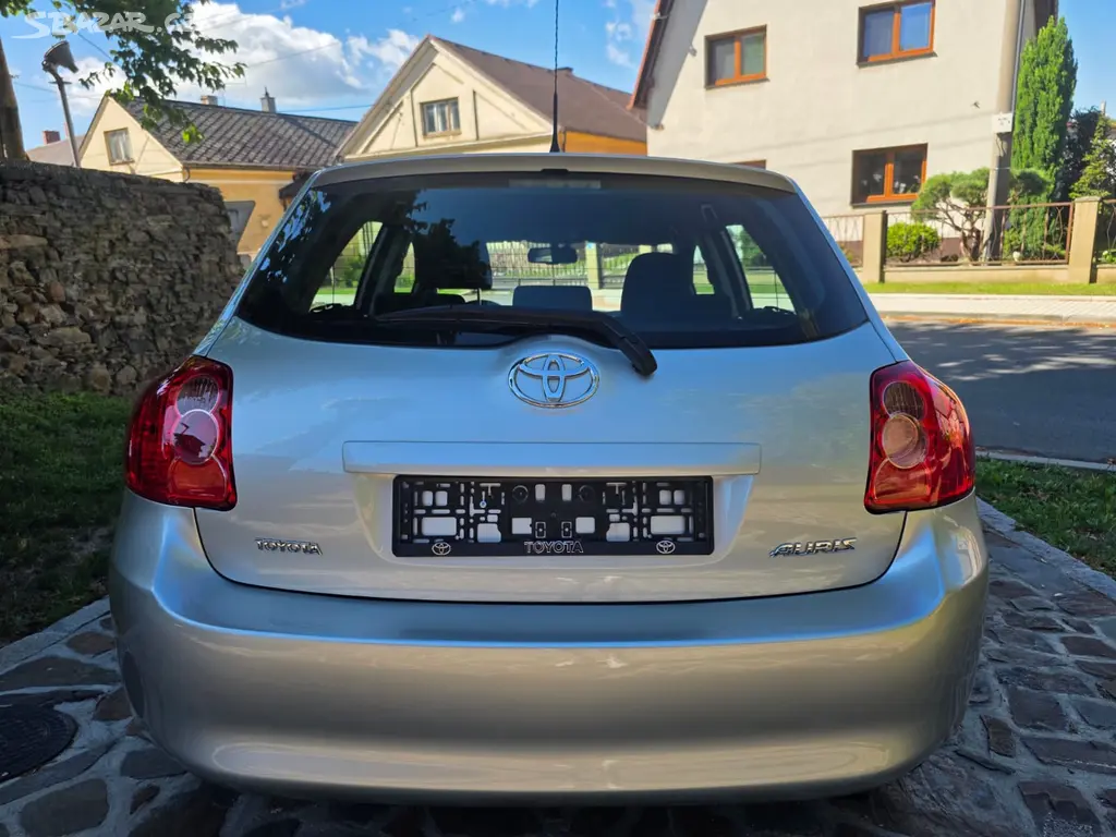 Toyota Auris 1.8Ben. - fotka 6