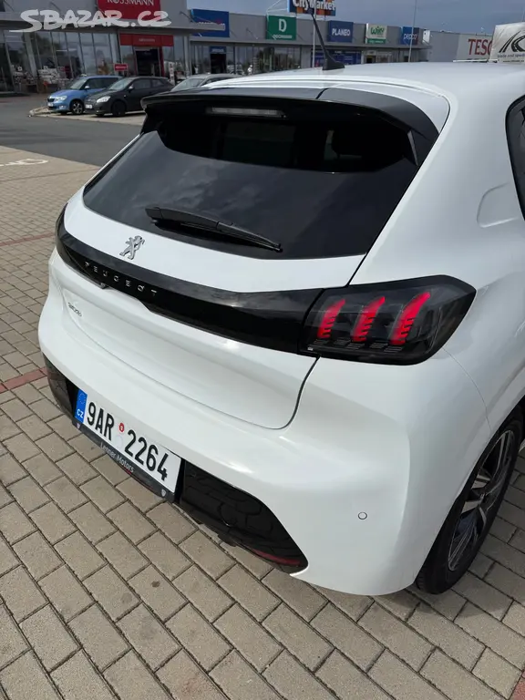 Peugeot 208 II 1.2 PT Allure 6st. manuál | 32100km - fotka 6