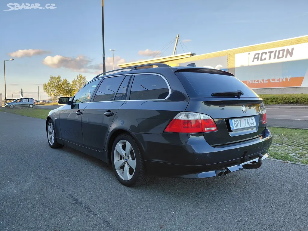 BMW Řada 5, 530XI 190KW 4x4 2.MAJ,KÚŽE - fotka 5