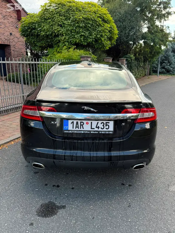 Jaguar XF 3.0 V6 Diesel pěkný stav, STK do 2028 - fotka 4