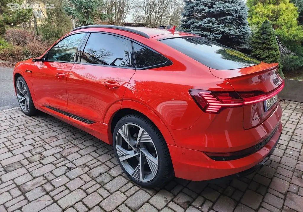 Audi e-tron 55 quatro Sportback Slin - fotka 3