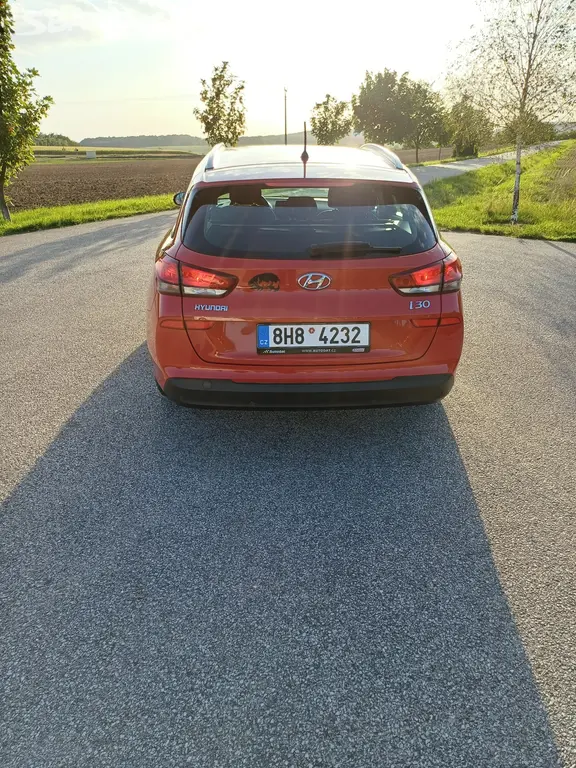 Hyundai i30 kombi - fotka 4