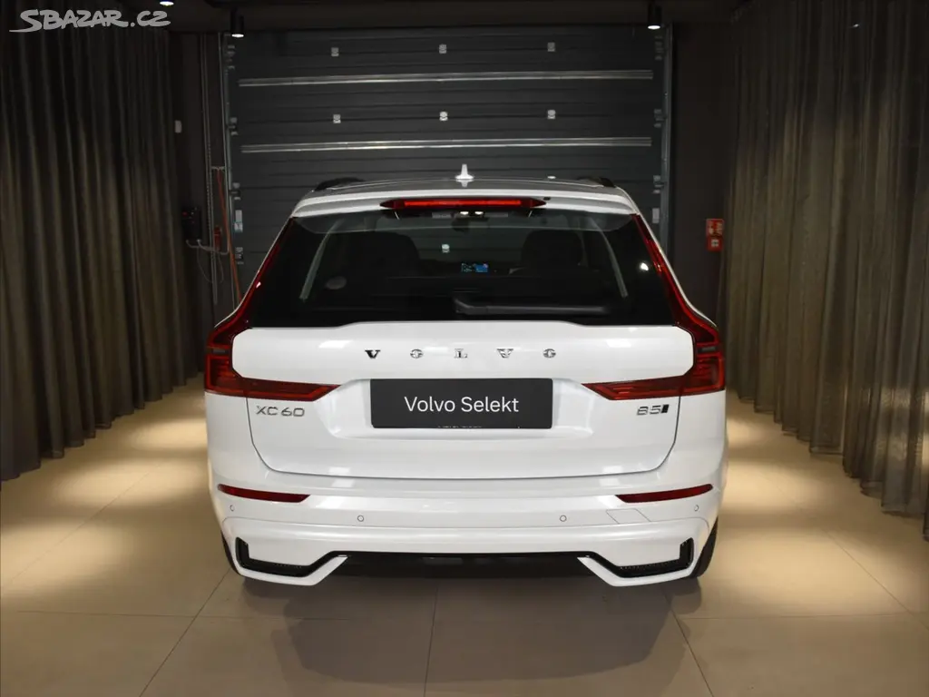 Volvo XC60, 2,0 B5 AWD PLUS BLIS,Bezklíč - fotka 6