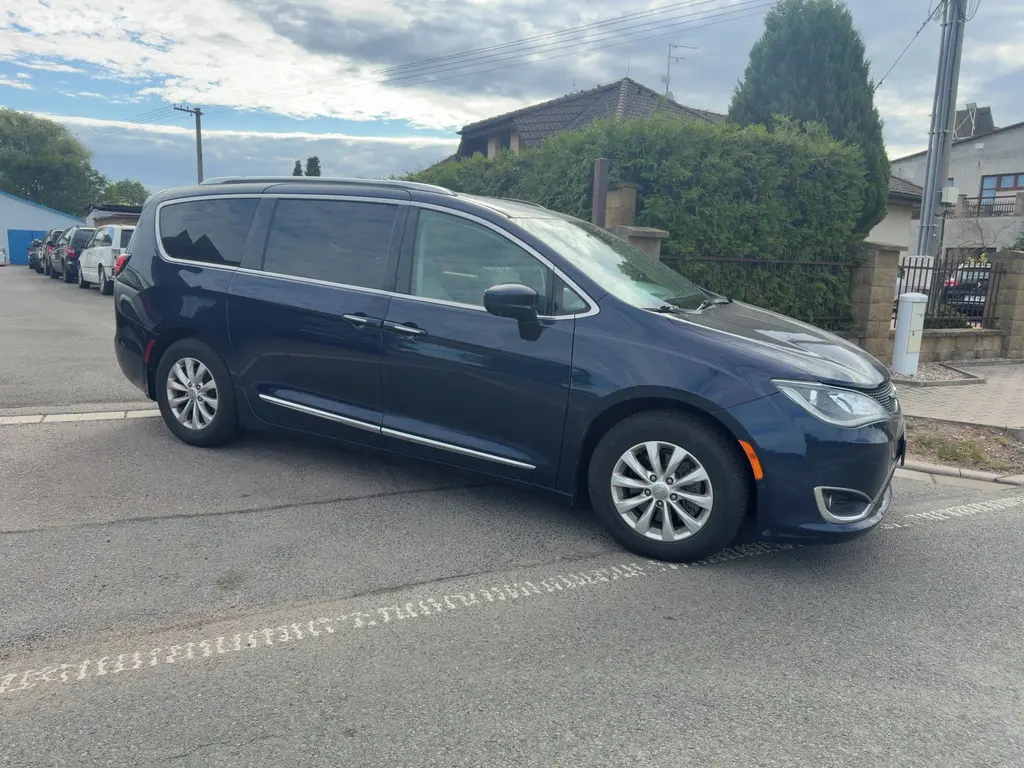 Chrysler Pacifica 3,6 Limited LPG Radar 360 2018 - fotka 2