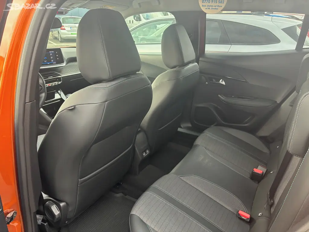 Peugeot 2008, 1,2 PureTech Active Pack 82k - fotka 6