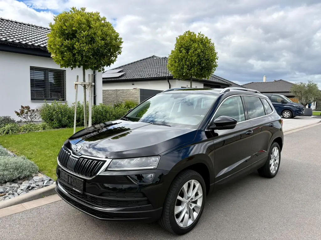 Škoda Karoq 1.5 TSI DSG, vyhř. 4 x sedadla +volant