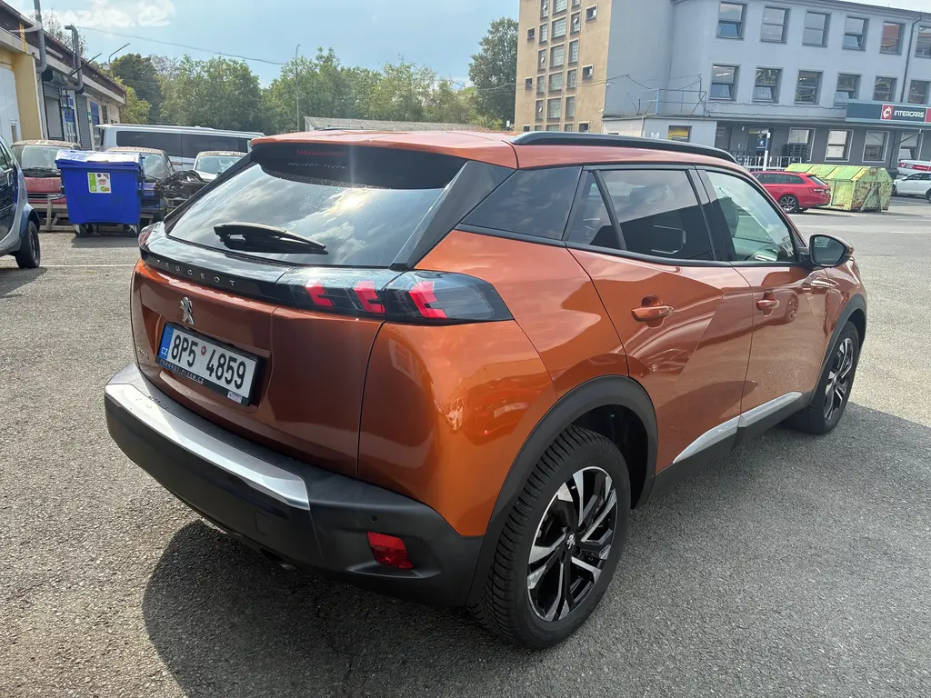 Peugeot 2008, 1,2 PureTech Active Pack 82k - fotka 3