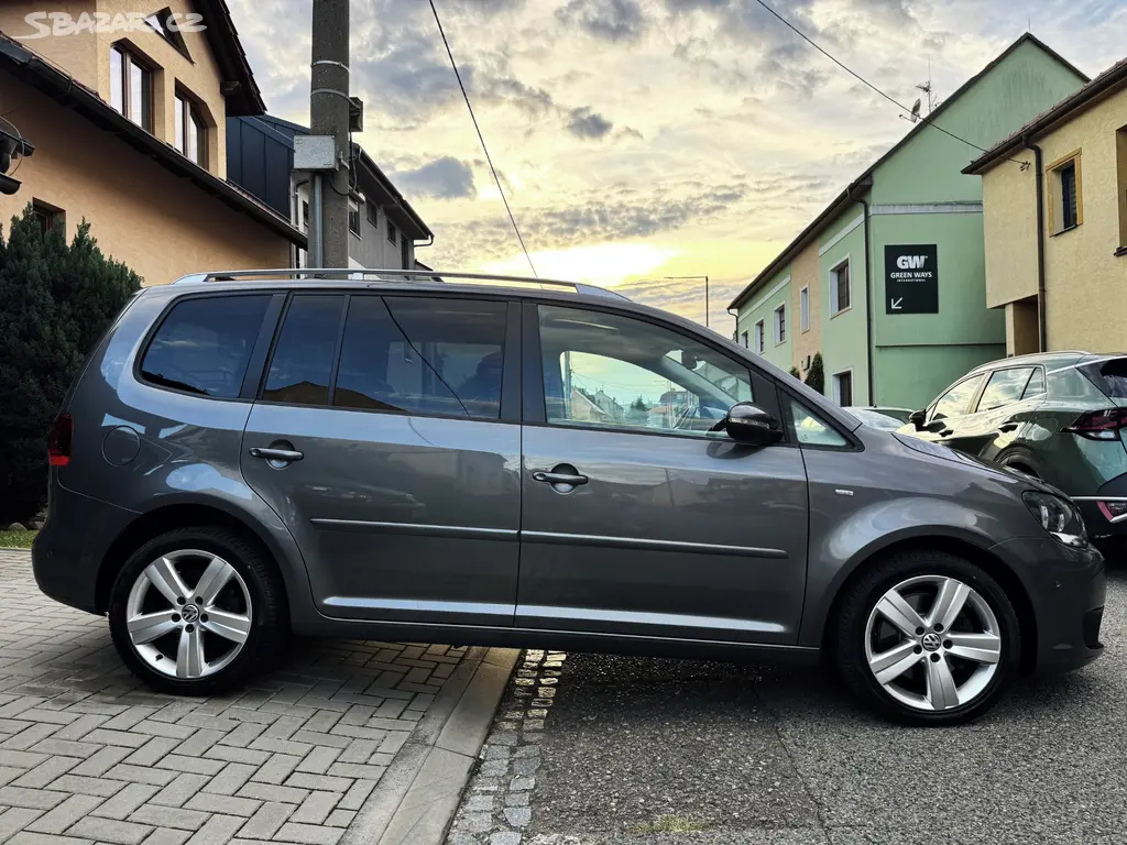 Volkswagen TOURAN 2.0TDI 7-MÍST,ALU,TAŽNÉ,PANORAMA - fotka 3