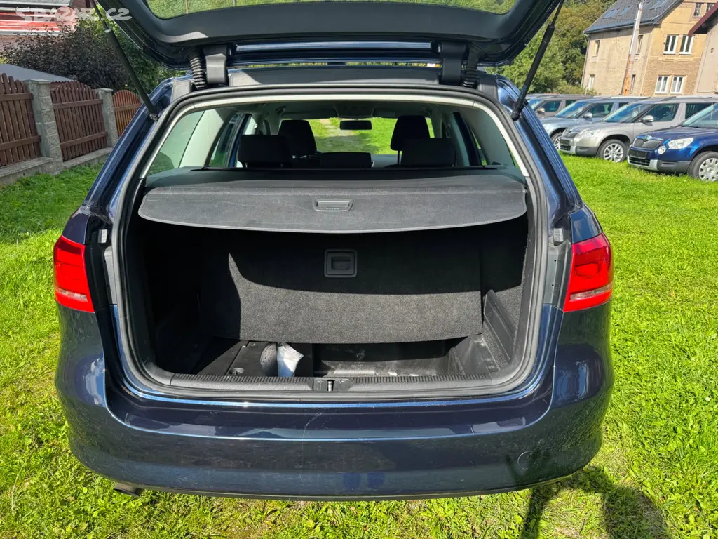 VW Passat Variant 1.4 TSi 90 kw 2011 nová STK TOP - fotka 6