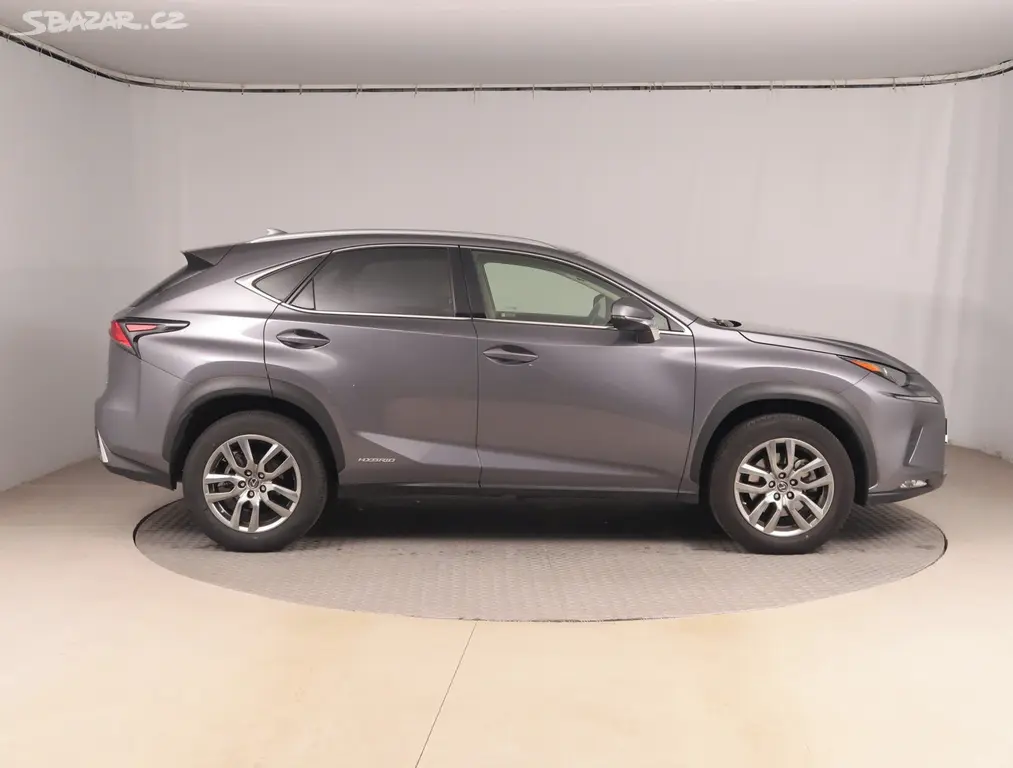 Lexus NX 300h, 300h, Style Edition, 4X4 - fotka 6