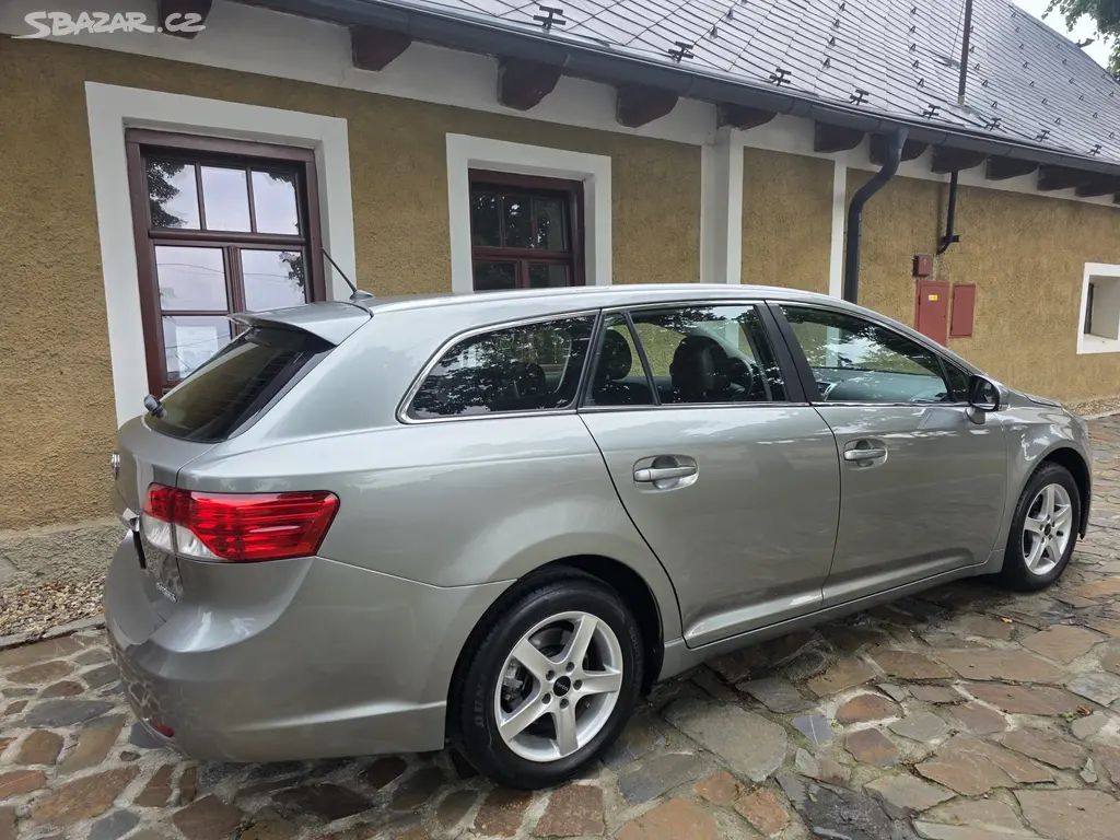 Toyota Avensis 1.8 ben. - fotka 6