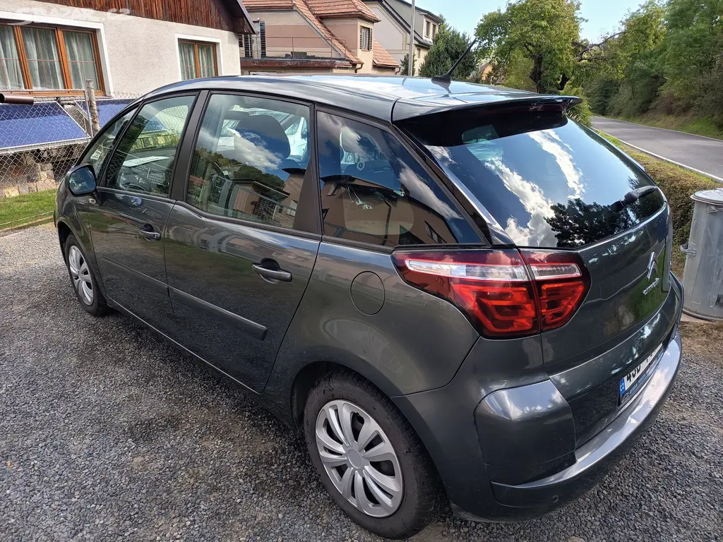 Citroën C4 Picasso, 1,6 HDI 82 KW - fotka 2
