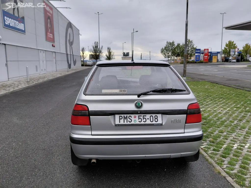 Škoda Felicia, 1.3i 1MAJ,GARÁŽOVANÁ,ZACHOVALÁ - fotka 6