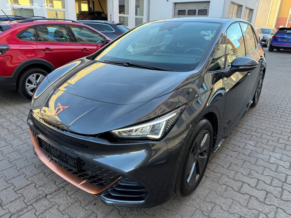 Cupra Born 150kW 62kWh SOH 97,3% 21tkm - Záruka - fotka 4