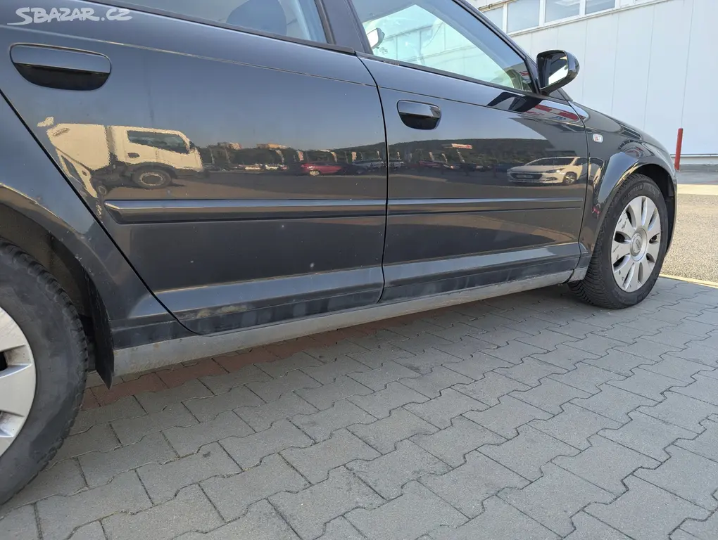 Audi A3 1.9TDi 77kW Sportback z roku 2006 - fotka 6