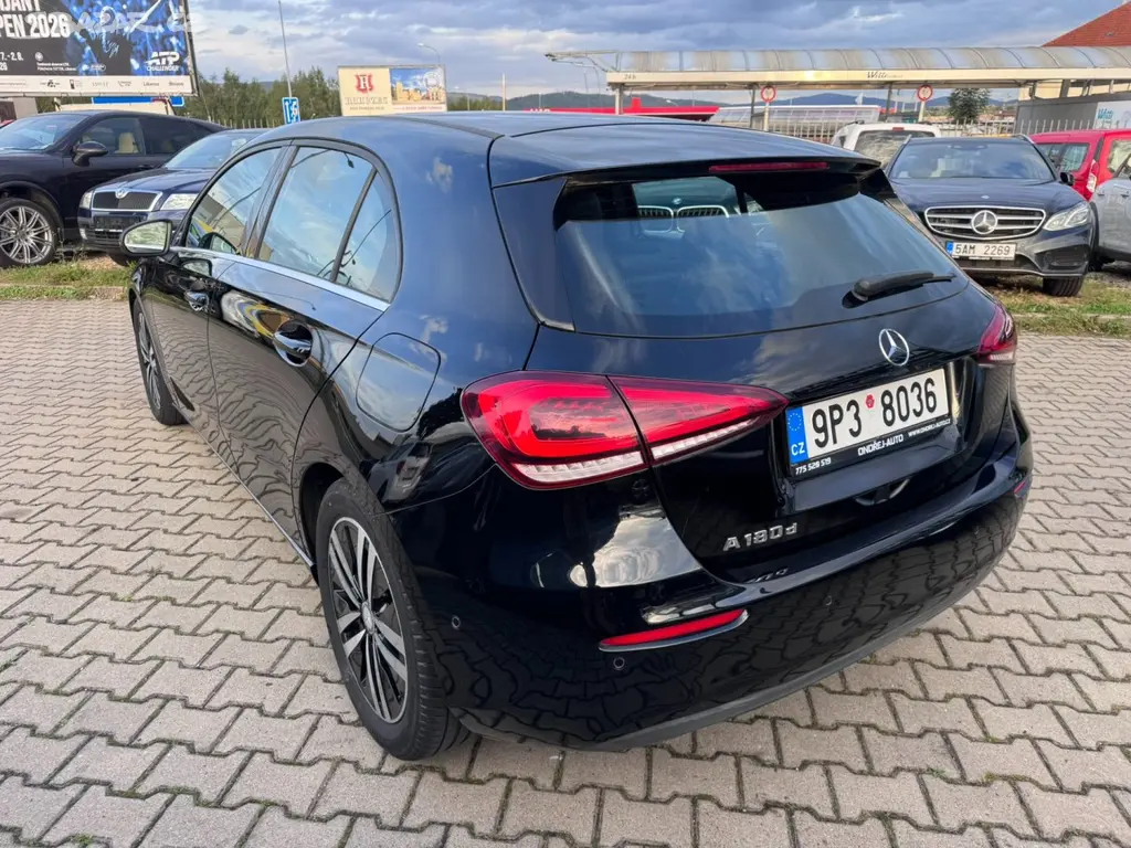 Mercedes-Benz Třídy A, 180D 1,5 85 KW AUTOMAT SPORTB. - fotka 3