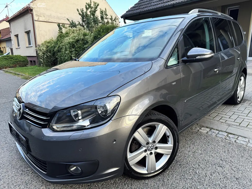 Volkswagen TOURAN 2.0TDI 7-MÍST,ALU,TAŽNÉ,PANORAMA - fotka 2