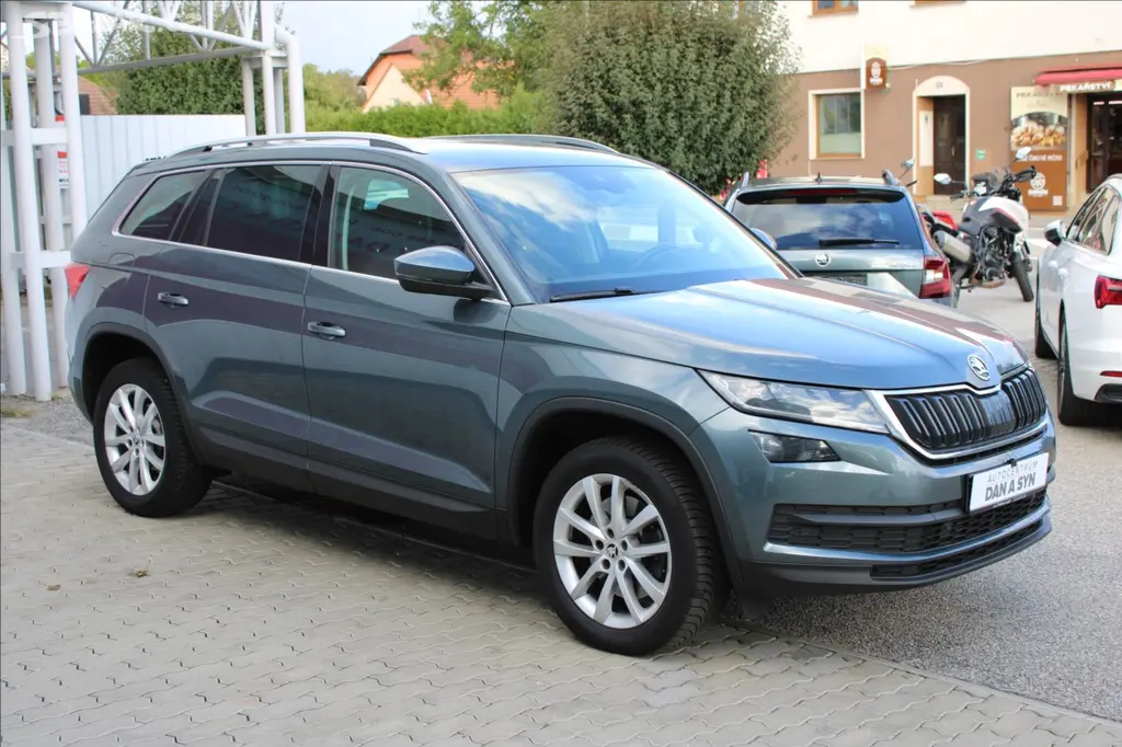 Škoda Kodiaq, 2,0 TDI 4x4 Style, 7-míst - fotka 2