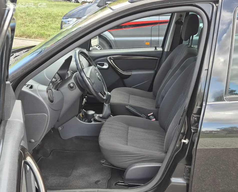 Dacia Duster laureate 1.6 16V 77KW 2 majitel - fotka 6