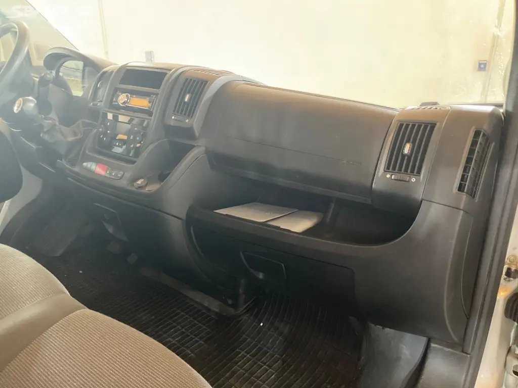 Peugeot Boxer 2.2 HDI 96kW,Tažné,9.Míst,Webasto. - fotka 5