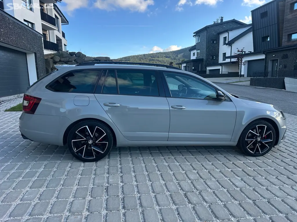 Škoda Octavia RS, DSG, 4x4,R.v 2020, 2.0tdi, 135kw - fotka 6