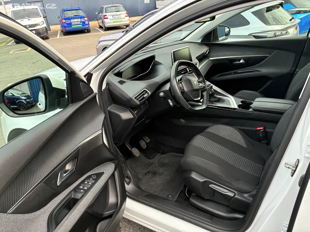 Peugeot 5008, 1,2 PureTech active130k 7míst - fotka 6