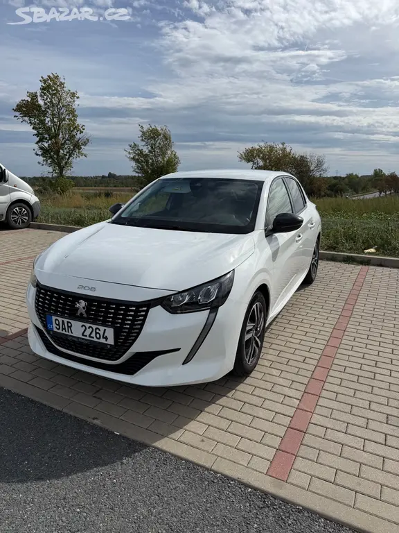 Peugeot 208 II 1.2 PT Allure 6st. manuál | 32100km