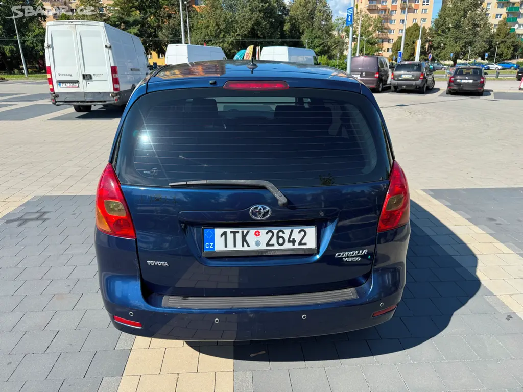 TOYOTA COROLLA VERSO 1,8 VVT-i 99kW 2.maj - 140tkm - fotka 4
