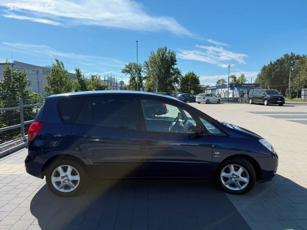 TOYOTA COROLLA VERSO 1,8 VVT-i 99kW 2.maj - 140tkm - fotka 6