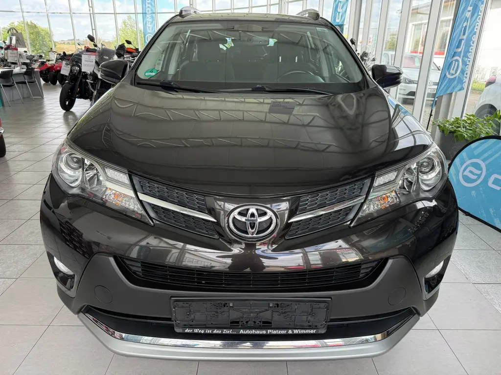 Toyota Rav4, 2.2 D-4D 110 kW 4x4 1.majitel - fotka 2