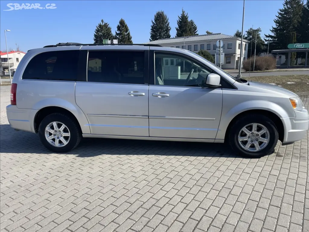 Chrysler Town & Country 3.8 V6 LPG 7 míst - fotka 5