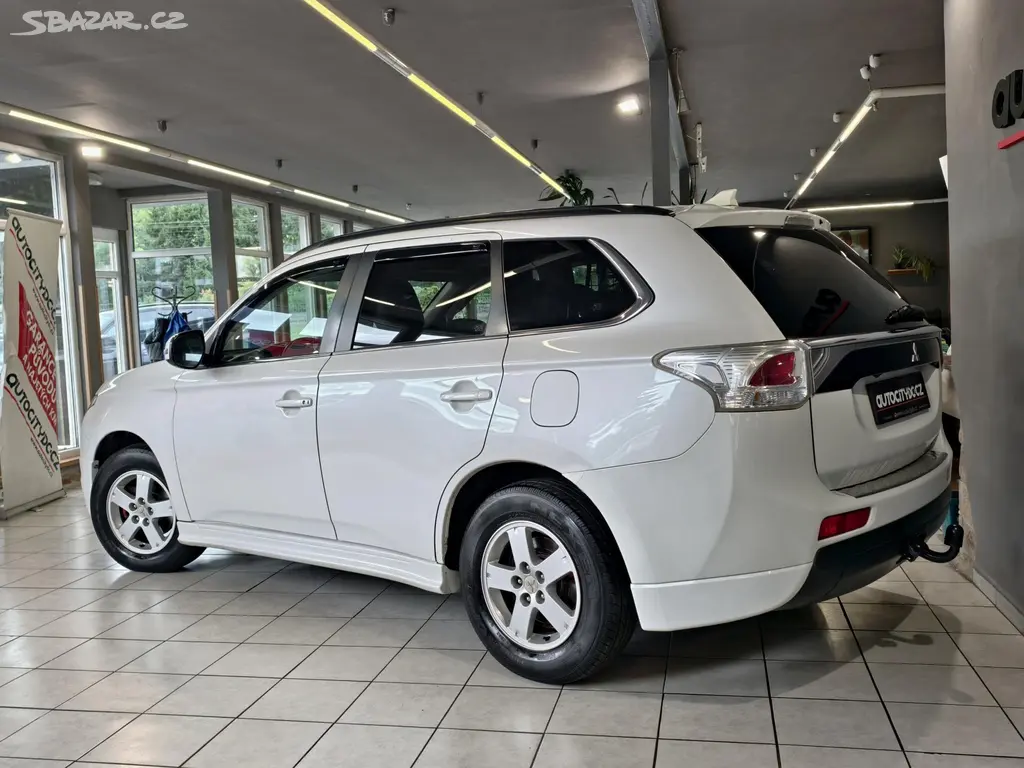 Mitsubishi Outlander, 2.2 DI-D 4x4, 7MÍST, INSTYLE - fotka 5