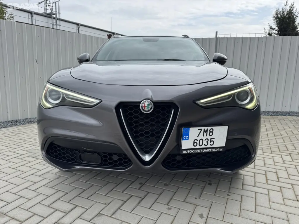 Alfa Romeo Stelvio, 2,0 T 206kW Q4 AT8 ZF 4X4 - fotka 2