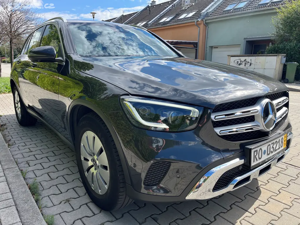 MB GLC 220d 4M Exclusive 143 kW MBeam,tažné 360° - fotka 4