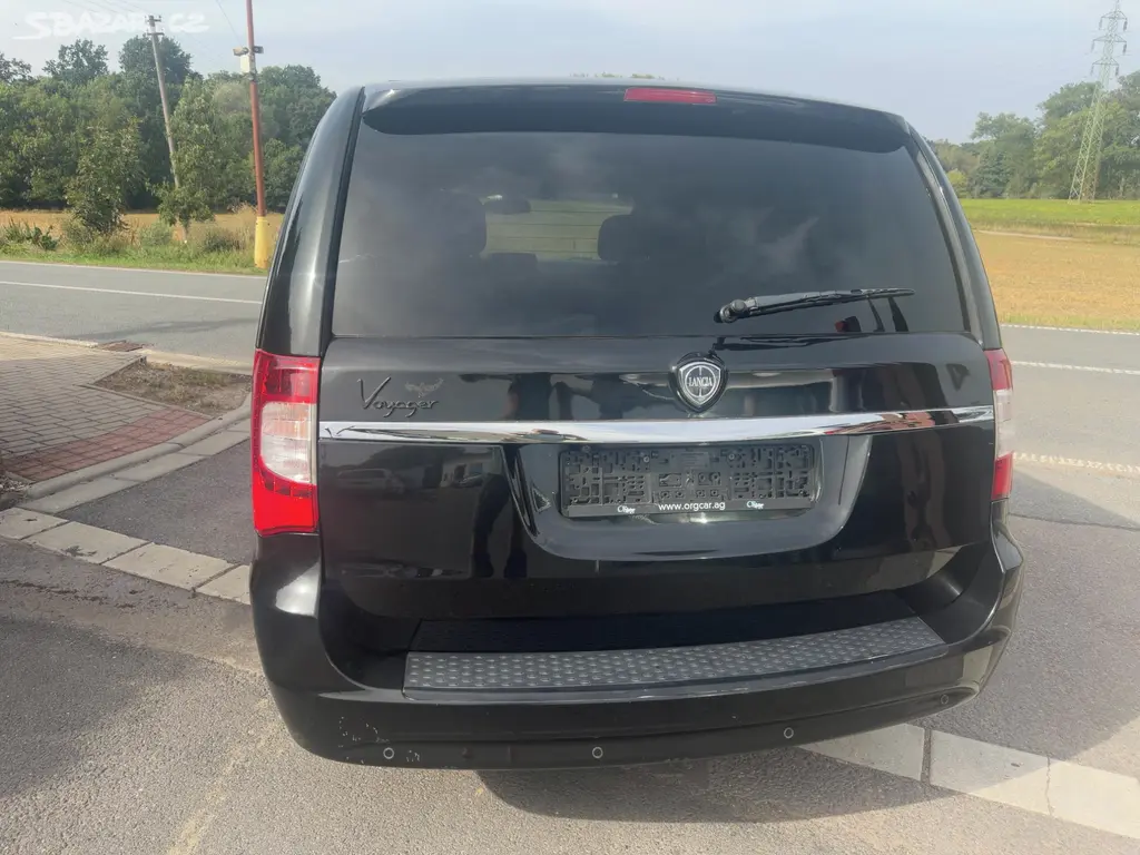 Chrysler Lancia Voyager Town 3,6 DVD Navi 2012 - fotka 6