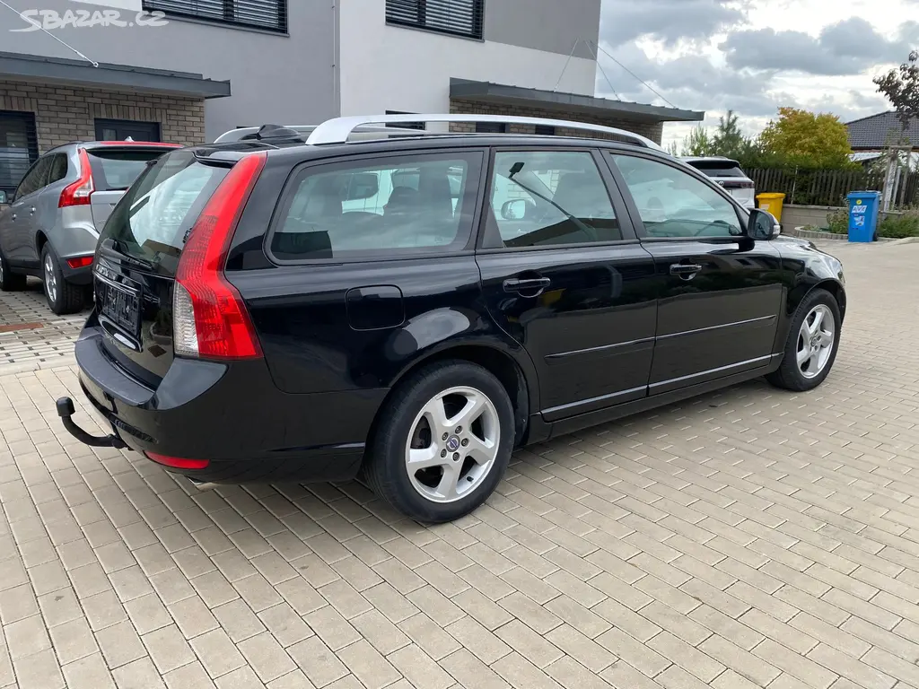 Volvo V50 2.0D, 110 kW, r.v. 2012, tažné, nová STK - fotka 6