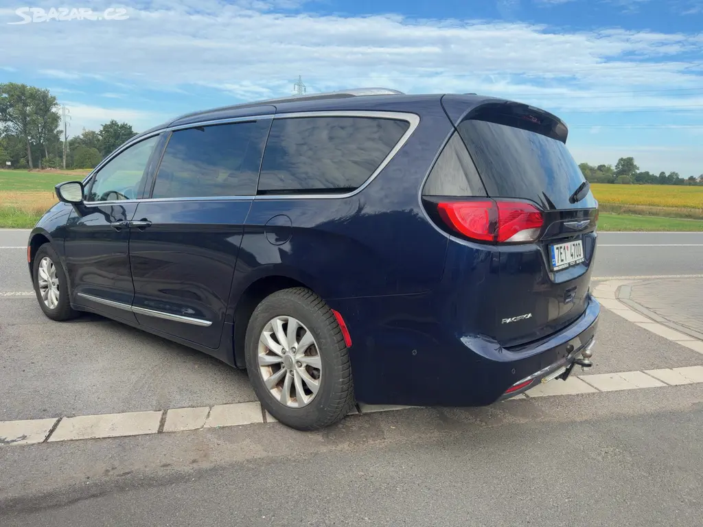 Chrysler Pacifica 3,6 Limited LPG Radar 360 2018 - fotka 3