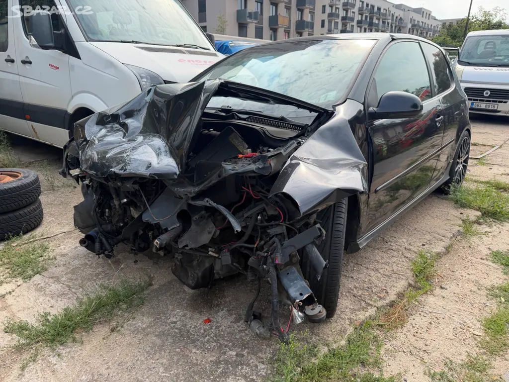 VW Golf 5 2.0 GTI - fotka 6