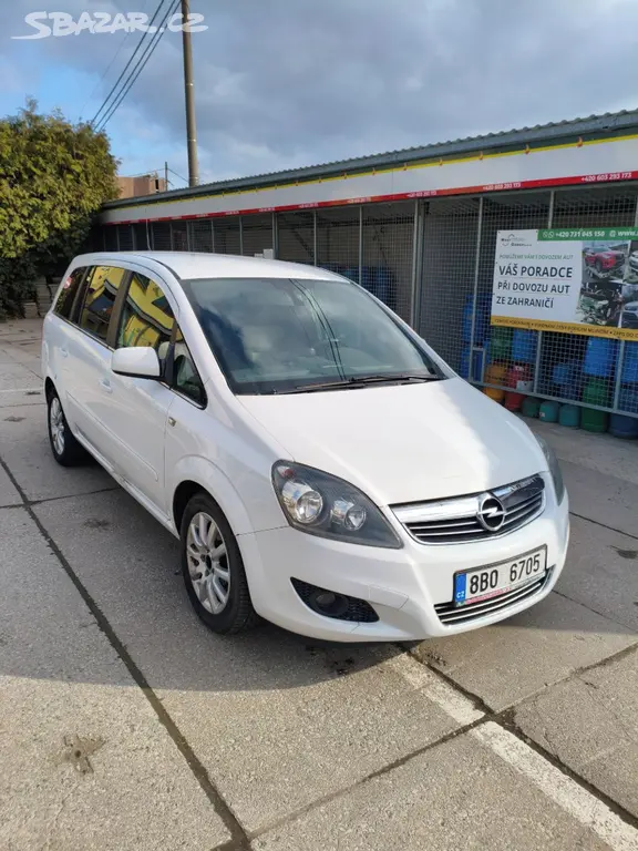 Opel Zafira 1.8 16V 103kw 7MÍST - fotka 3