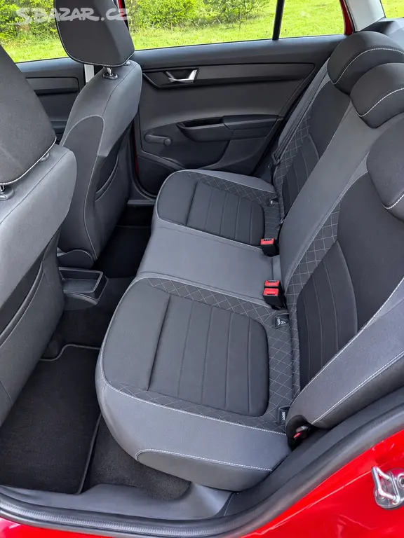 Škoda Fabia, 1.0 TSI 70 kW Ambiente - fotka 4