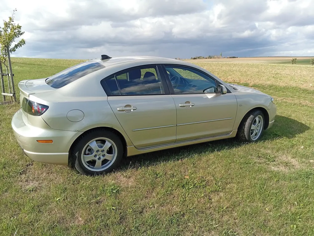 Mazda 3 - fotka 4