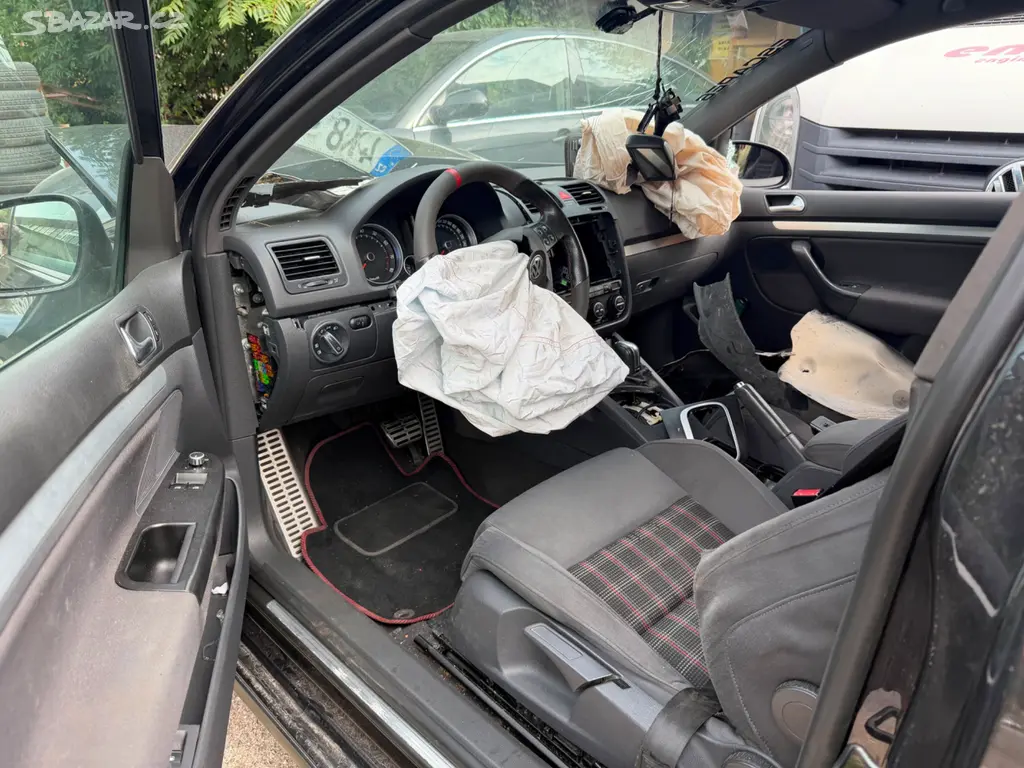 VW Golf 5 2.0 GTI - fotka 3