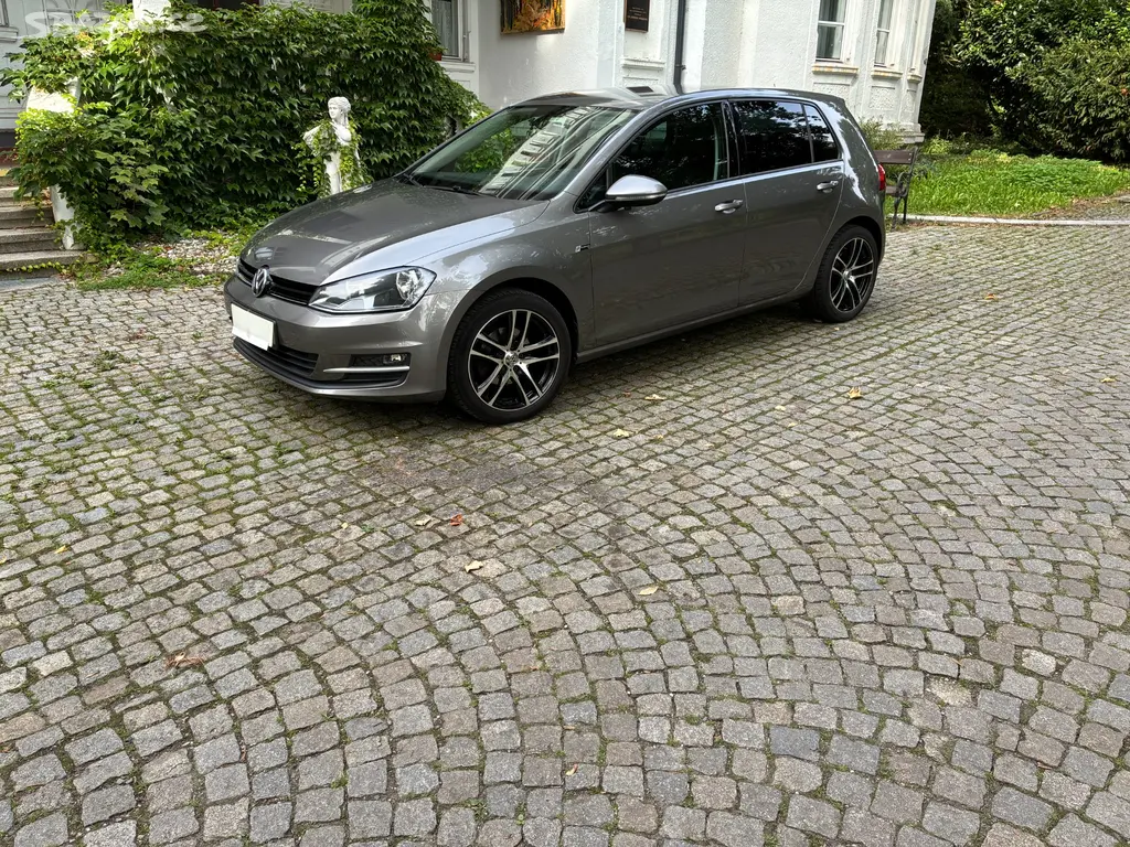 Volkswagen Golf ,R.V. 2015,super stav SERVISOVÁN! - fotka 5