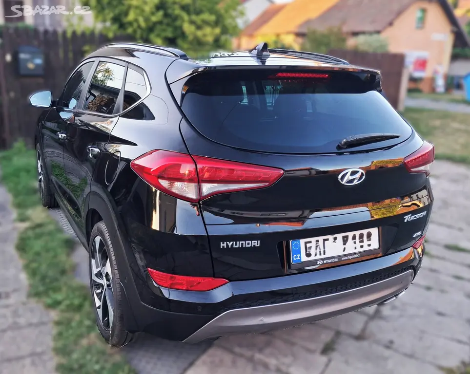 SUV Hyundai Tucson 2,0 CRDI, automat, 4x4 premium - fotka 4