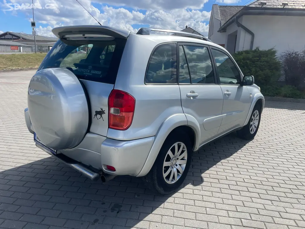 Toyota RAV4 2,0 D-4D 85kw Klima 4x4 05/2003 po STK - fotka 4