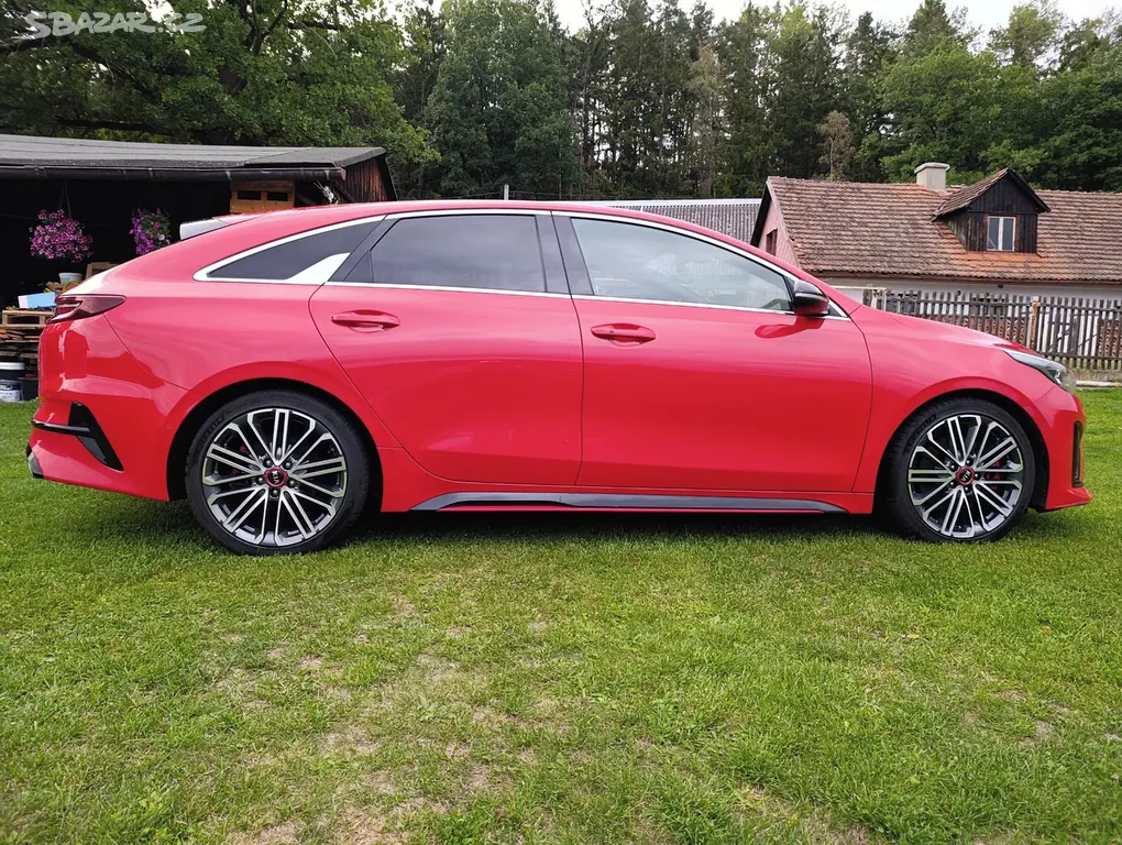 Kia ProCeed 1,6 T-GDI ,GT,6 st. manuál, NOVÝ MOTOR - fotka 2