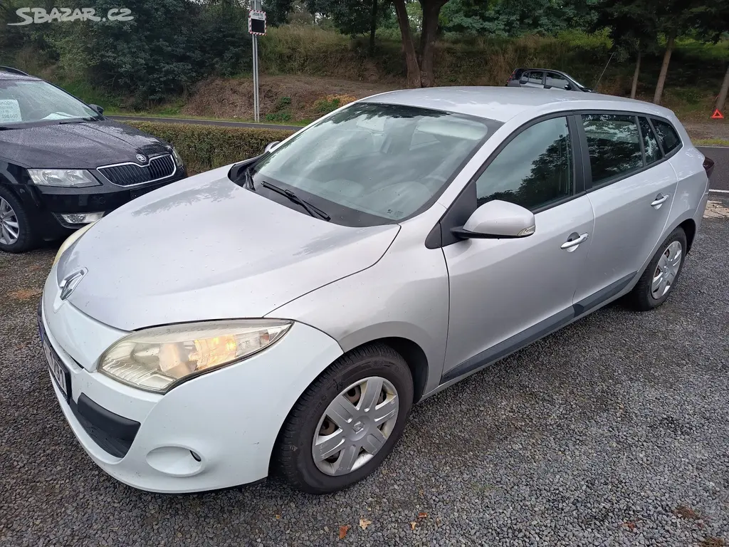 Renault Megane 1.5 dCI Grandtour - fotka 2