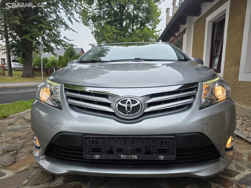 Toyota Avensis 1.8 ben. - fotka 3